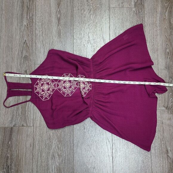 Burgundy Geometric Aztec Print Embroidered Keyhole Back Romper Small - Picture 14 of 16